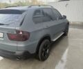 Серый БМВ Х5, объемом двигателя 3 л и пробегом 370 тыс. км за 15800 $, фото 6 на Automoto.ua