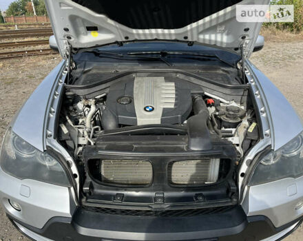 Серый БМВ Х5, объемом двигателя 3 л и пробегом 294 тыс. км за 17500 $, фото 16 на Automoto.ua