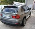 Серый БМВ Х5, объемом двигателя 3 л и пробегом 300 тыс. км за 11000 $, фото 1 на Automoto.ua