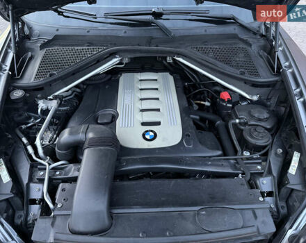 Серый БМВ Х5, объемом двигателя 3 л и пробегом 254 тыс. км за 13999 $, фото 32 на Automoto.ua