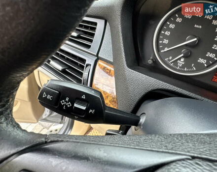 Серый БМВ Х5, объемом двигателя 3 л и пробегом 283 тыс. км за 13950 $, фото 50 на Automoto.ua