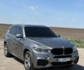 Серый БМВ Х5, объемом двигателя 3 л и пробегом 145 тыс. км за 22000 $, фото 1 на Automoto.ua