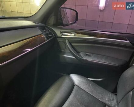 Серый БМВ Х5, объемом двигателя 3 л и пробегом 200 тыс. км за 13999 $, фото 30 на Automoto.ua