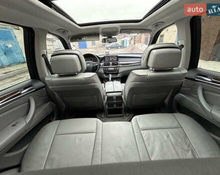 Серый БМВ Х5, объемом двигателя 3 л и пробегом 240 тыс. км за 11000 $, фото 20 на Automoto.ua