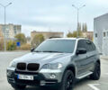 Серый БМВ Х5, объемом двигателя 3 л и пробегом 281 тыс. км за 12800 $, фото 1 на Automoto.ua