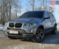 Серый БМВ Х5, объемом двигателя 3 л и пробегом 378 тыс. км за 14500 $, фото 1 на Automoto.ua