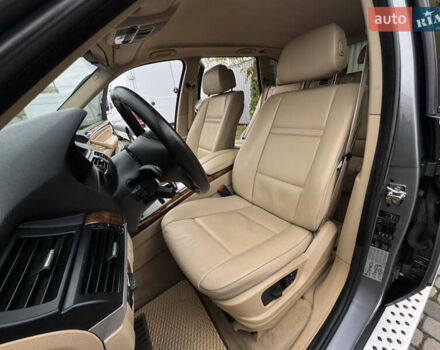 Серый БМВ Х5, объемом двигателя 3 л и пробегом 283 тыс. км за 13950 $, фото 37 на Automoto.ua