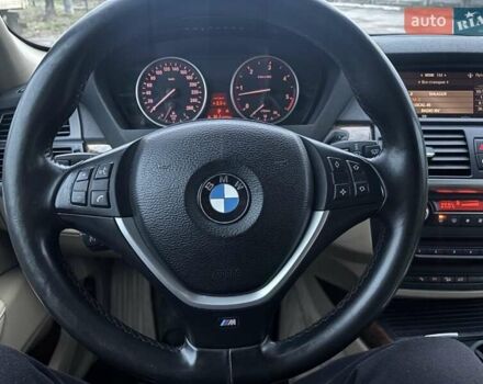 Серый БМВ Х5, объемом двигателя 3 л и пробегом 335 тыс. км за 14000 $, фото 16 на Automoto.ua