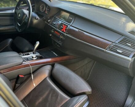 Серый БМВ Х5, объемом двигателя 4.8 л и пробегом 197 тыс. км за 12000 $, фото 19 на Automoto.ua