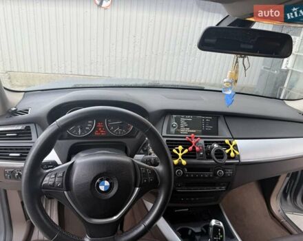 Серый БМВ Х5, объемом двигателя 3 л и пробегом 370 тыс. км за 15800 $, фото 13 на Automoto.ua