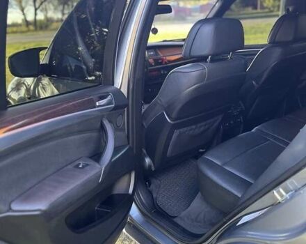 Серый БМВ Х5, объемом двигателя 4.8 л и пробегом 197 тыс. км за 12000 $, фото 12 на Automoto.ua