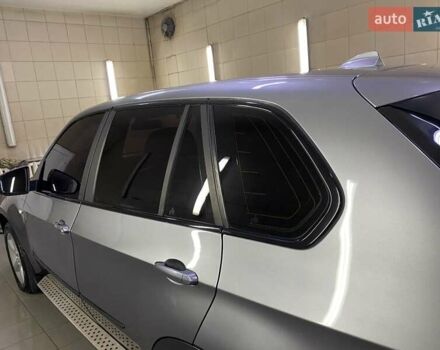 Серый БМВ Х5, объемом двигателя 3 л и пробегом 200 тыс. км за 13999 $, фото 13 на Automoto.ua