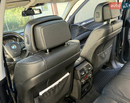 Сірий БМВ Х5, об'ємом двигуна 3 л та пробігом 260 тис. км за 11700 $, фото 54 на Automoto.ua