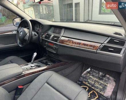 Сірий БМВ Х5, об'ємом двигуна 3 л та пробігом 240 тис. км за 10900 $, фото 31 на Automoto.ua