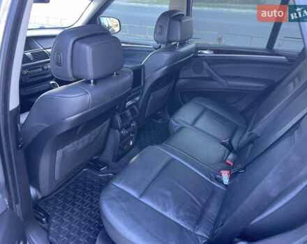 Серый БМВ Х5, объемом двигателя 3 л и пробегом 335 тыс. км за 10900 $, фото 10 на Automoto.ua