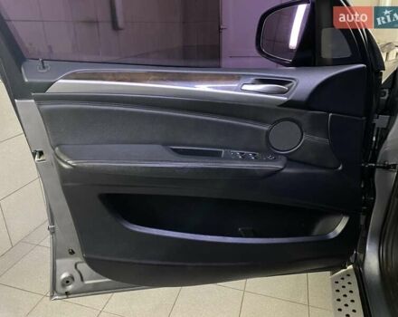 Серый БМВ Х5, объемом двигателя 3 л и пробегом 200 тыс. км за 13999 $, фото 21 на Automoto.ua