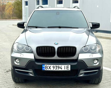Серый БМВ Х5, объемом двигателя 3 л и пробегом 281 тыс. км за 12800 $, фото 1 на Automoto.ua