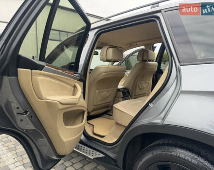 Серый БМВ Х5, объемом двигателя 3 л и пробегом 283 тыс. км за 13950 $, фото 25 на Automoto.ua