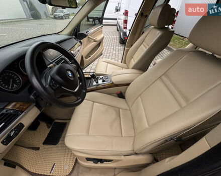 Серый БМВ Х5, объемом двигателя 3 л и пробегом 283 тыс. км за 13950 $, фото 38 на Automoto.ua