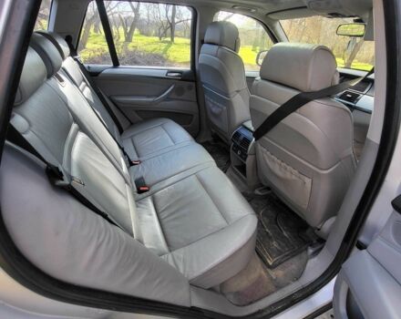 Серый БМВ Х5, объемом двигателя 3 л и пробегом 358 тыс. км за 6800 $, фото 2 на Automoto.ua