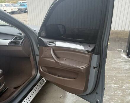 Серый БМВ Х5, объемом двигателя 3 л и пробегом 370 тыс. км за 15800 $, фото 11 на Automoto.ua