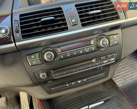 Сірий БМВ Х5, об'ємом двигуна 3 л та пробігом 260 тис. км за 11700 $, фото 45 на Automoto.ua