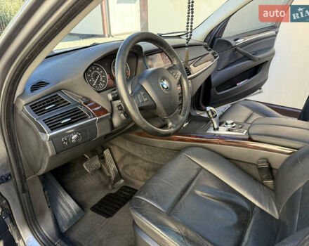 Сірий БМВ Х5, об'ємом двигуна 3 л та пробігом 260 тис. км за 11700 $, фото 37 на Automoto.ua