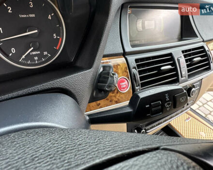 Серый БМВ Х5, объемом двигателя 3 л и пробегом 283 тыс. км за 13950 $, фото 51 на Automoto.ua