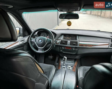 Сірий БМВ Х5, об'ємом двигуна 3 л та пробігом 255 тис. км за 16000 $, фото 7 на Automoto.ua