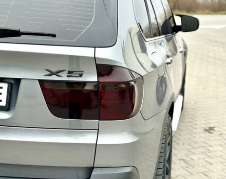 Серый БМВ Х5, объемом двигателя 3 л и пробегом 281 тыс. км за 12800 $, фото 6 на Automoto.ua