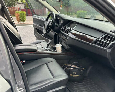 Сірий БМВ Х5, об'ємом двигуна 3 л та пробігом 300 тис. км за 11500 $, фото 7 на Automoto.ua