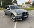 Серый БМВ Х5, объемом двигателя 3 л и пробегом 428 тыс. км за 13800 $, фото 1 на Automoto.ua