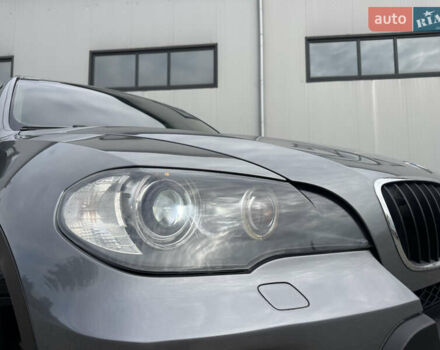 Серый БМВ Х5, объемом двигателя 3 л и пробегом 283 тыс. км за 13950 $, фото 10 на Automoto.ua