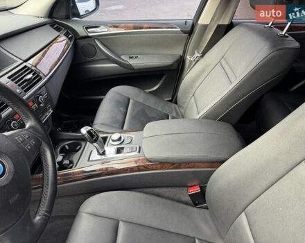Сірий БМВ Х5, об'ємом двигуна 3 л та пробігом 240 тис. км за 10900 $, фото 59 на Automoto.ua