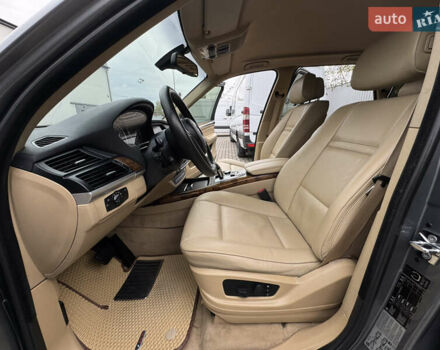 Серый БМВ Х5, объемом двигателя 3 л и пробегом 283 тыс. км за 13950 $, фото 35 на Automoto.ua