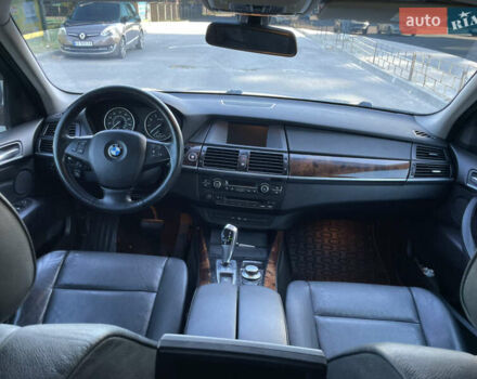 Серый БМВ Х5, объемом двигателя 3 л и пробегом 335 тыс. км за 10900 $, фото 11 на Automoto.ua
