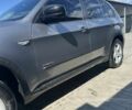 Серый БМВ Х5, объемом двигателя 3 л и пробегом 300 тыс. км за 10400 $, фото 4 на Automoto.ua