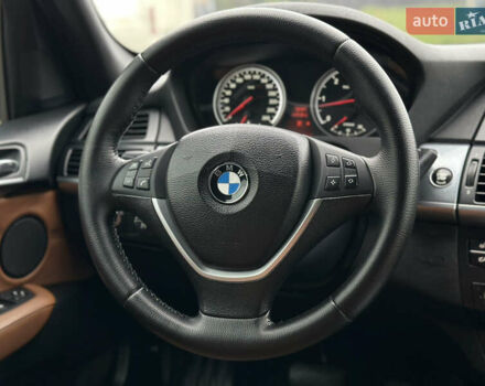 Серый БМВ Х5, объемом двигателя 3 л и пробегом 360 тыс. км за 15750 $, фото 58 на Automoto.ua