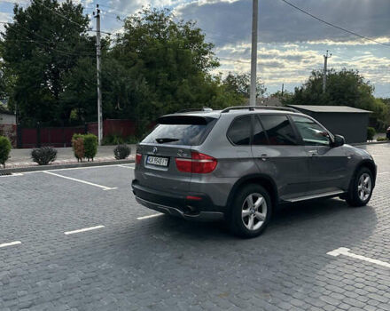 Серый БМВ Х5, объемом двигателя 3 л и пробегом 300 тыс. км за 12300 $, фото 1 на Automoto.ua