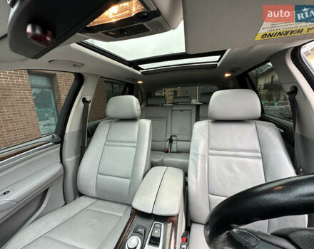 Серый БМВ Х5, объемом двигателя 3 л и пробегом 240 тыс. км за 11000 $, фото 28 на Automoto.ua