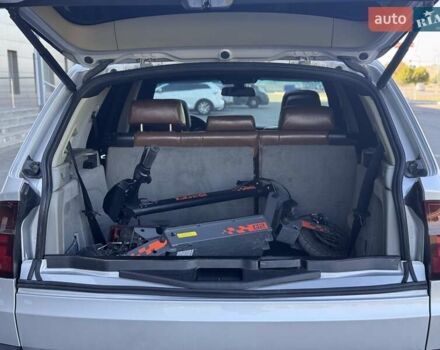 Серый БМВ Х5, объемом двигателя 3 л и пробегом 187 тыс. км за 9750 $, фото 5 на Automoto.ua