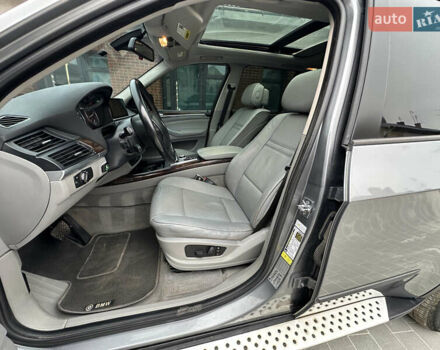 Серый БМВ Х5, объемом двигателя 3 л и пробегом 240 тыс. км за 11000 $, фото 27 на Automoto.ua