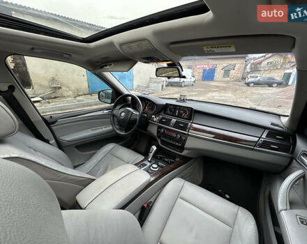Серый БМВ Х5, объемом двигателя 3 л и пробегом 240 тыс. км за 11000 $, фото 23 на Automoto.ua