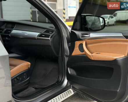 Серый БМВ Х5, объемом двигателя 3 л и пробегом 360 тыс. км за 15750 $, фото 49 на Automoto.ua