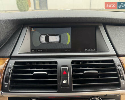 Серый БМВ Х5, объемом двигателя 3 л и пробегом 283 тыс. км за 13950 $, фото 43 на Automoto.ua