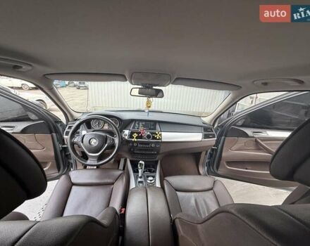 Серый БМВ Х5, объемом двигателя 3 л и пробегом 370 тыс. км за 15800 $, фото 14 на Automoto.ua