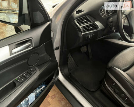 Серый БМВ Х5, объемом двигателя 3 л и пробегом 294 тыс. км за 17500 $, фото 29 на Automoto.ua