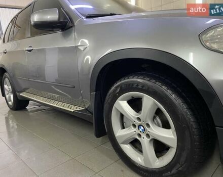 Серый БМВ Х5, объемом двигателя 3 л и пробегом 200 тыс. км за 13999 $, фото 10 на Automoto.ua