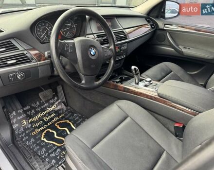 Сірий БМВ Х5, об'ємом двигуна 3 л та пробігом 240 тис. км за 10900 $, фото 60 на Automoto.ua