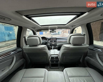 Серый БМВ Х5, объемом двигателя 3 л и пробегом 240 тыс. км за 11000 $, фото 19 на Automoto.ua